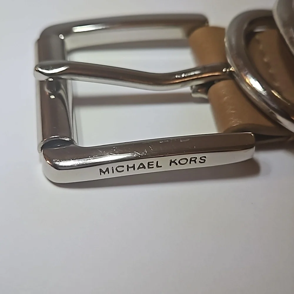Michael Michael  Kors  Synthic Leather sz XL Tan with Silver hardwear  Pre-owned
